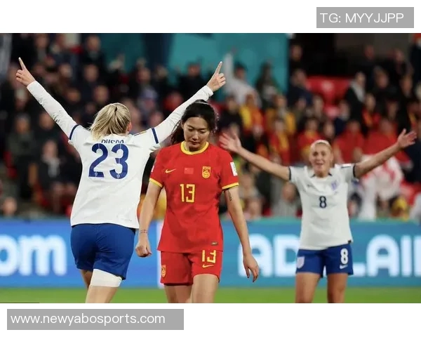 中国女足半场遭英格兰压制11分钟连失四球仅有一脚射门 中国女足半场遭英格兰压制11分钟连失四球仅有一脚射门