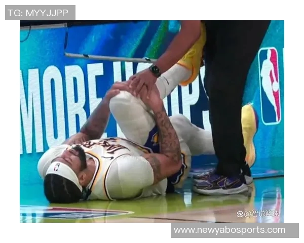 浓眉首节疑似崴脚退场4分4篮板1抢断望无大碍 浓眉首节疑似崴脚退场4分4篮板1抢断望无大碍