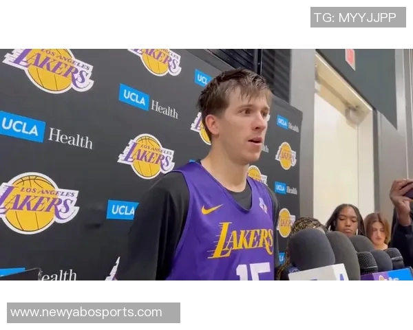 里夫斯分析詹姆斯如何利用东契奇被包夹后的4打3优势进行进攻