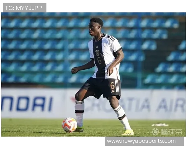 弗拉门戈年轻中卫克雷顿正式加盟沃尔夫斯堡合同至2030年