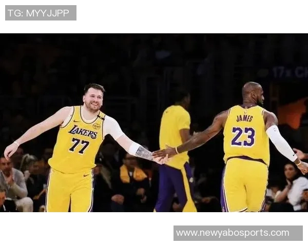 东契奇豪取45分11篮板14助攻三双詹姆斯点赞分享数据海报展现友谊