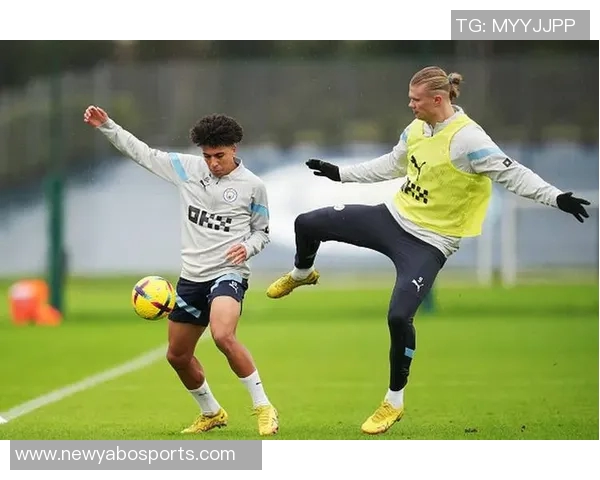 穆卡萨在主场首秀中大放异彩展现曼城青训的强大实力与潜力